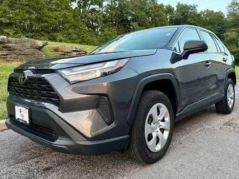 Used 2025 Toyota RAV4 LE AWD/4WD image 2