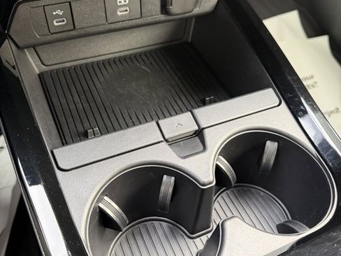 Used 2023 Toyota Prius XLE image 17