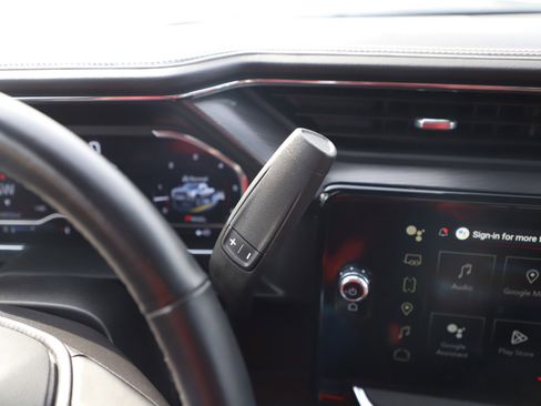 Used 2025 GMC Sierra 2500 Denali Ultimate image 24