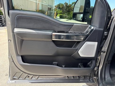 Certified 2025 Ford F250 Platinum w/ Tremor Off-Road Package AWD/4WD image 16