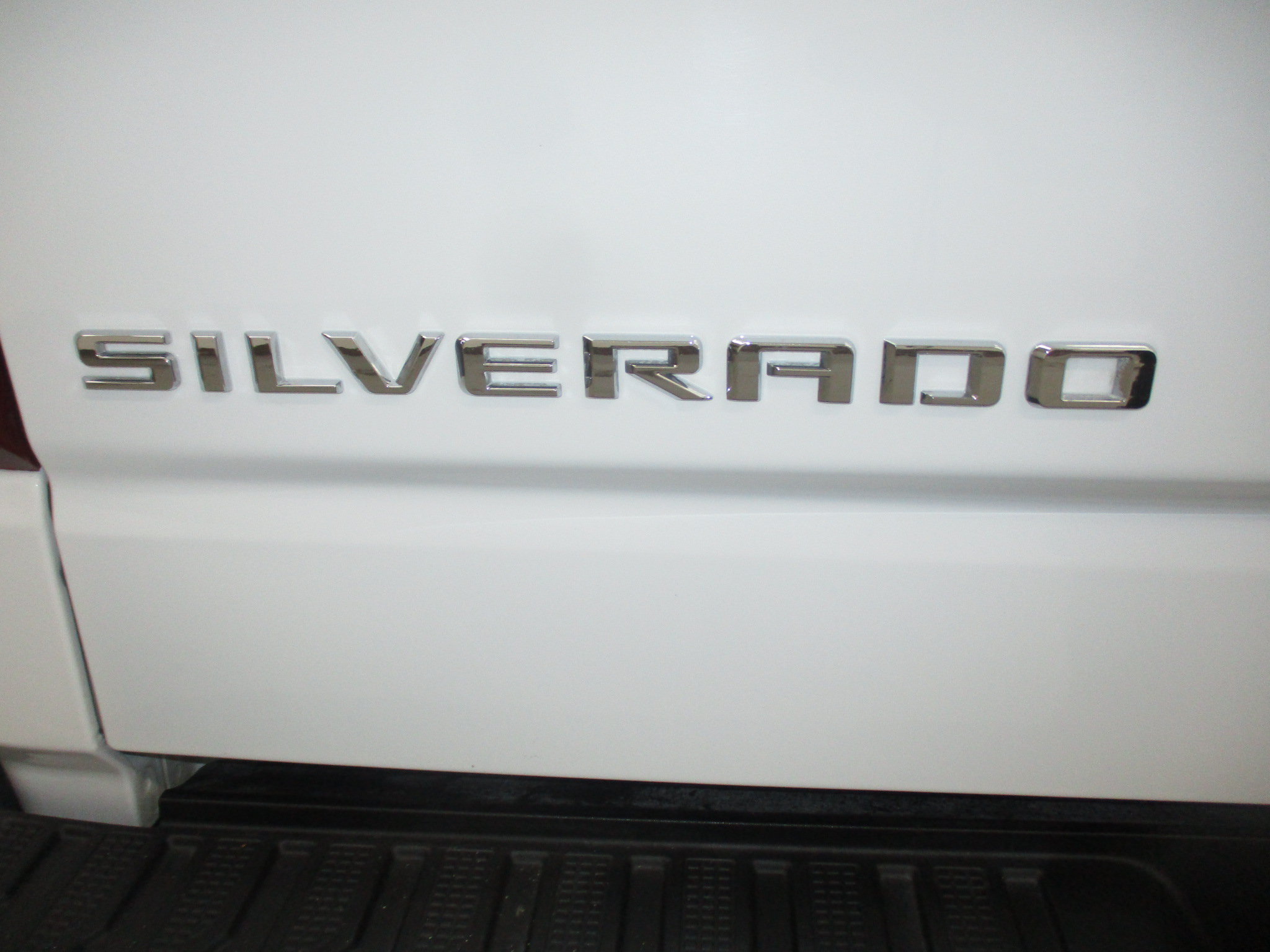 Used 2020 Chevrolet Silverado 1500 LTZ w/ LTZ Convenience Package AWD/4WD image 10