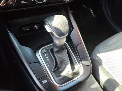 Used 2025 Kia Soul LX FWD image 14