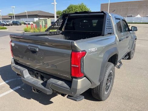 Used 2025 Toyota Tacoma TRD Off-Road w/ TRD Off Road Premium Package AWD/4WD image 6