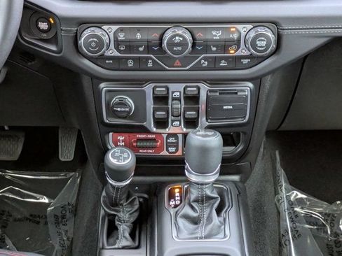 New 2026 Jeep Wrangler Unlimited Rubicon AWD/4WD image 19