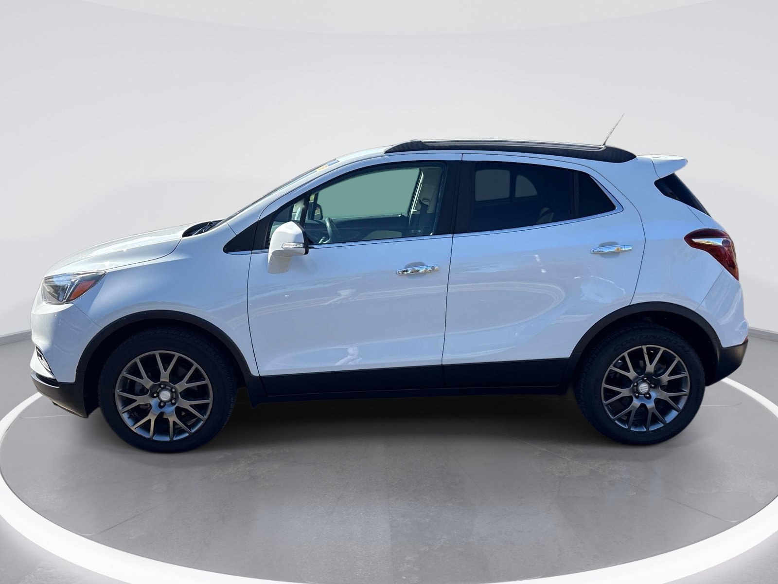 Used 2019 Buick Encore Sport Touring FWD image 5