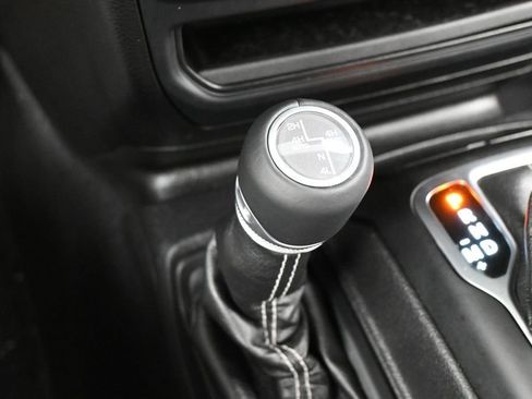 Used 2018 Jeep Wrangler Unlimited Sahara AWD/4WD image 21