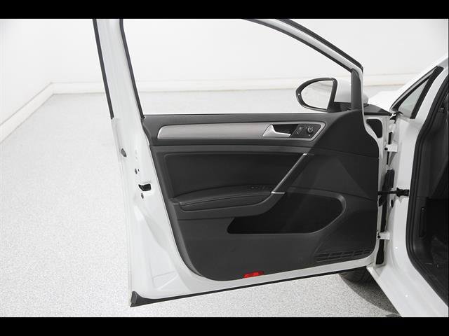 Used 2017 Volkswagen Golf Wolfsburg Edition FWD image 4