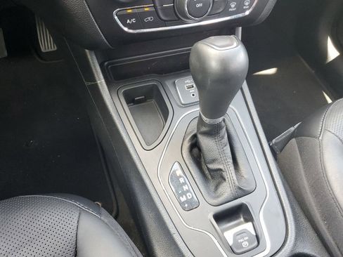 Used 2021 Jeep Cherokee Latitude Lux image 25