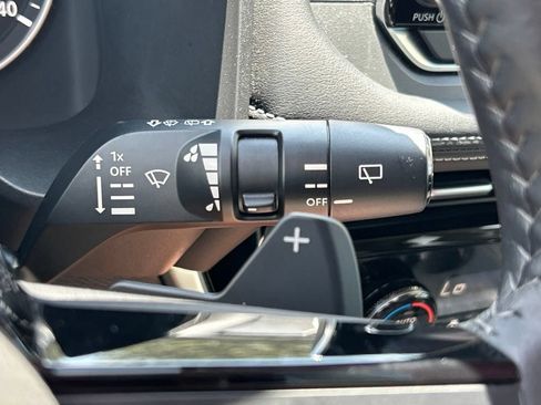 Certified 2023 Nissan Rogue SL FWD image 32
