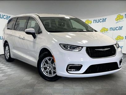 Used 2023 Chrysler Pacifica Touring-L