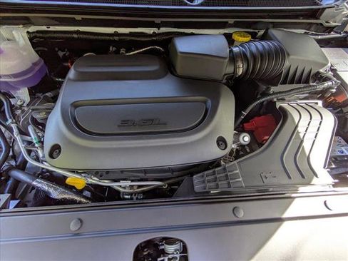 New 2026 Chrysler Pacifica Select image 19