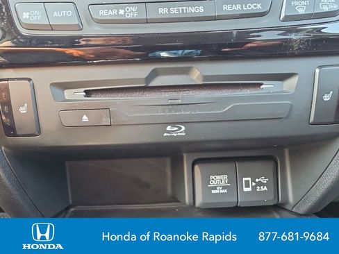 Used 2019 Honda Pilot Touring image 19