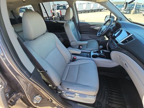 Used 2018 Honda Pilot EX image 30