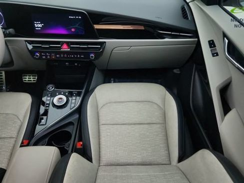 Used 2024 Kia Niro Wave w/ Wave Preserve Package FWD image 36