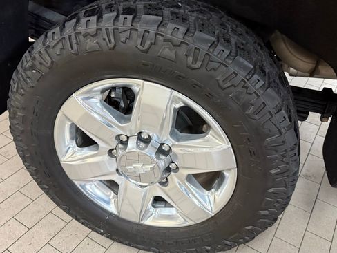 Used 2020 Chevrolet Silverado 2500 LTZ w/ LTZ Convenience Package image 15