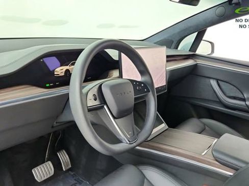 Used 2024 Tesla Model X AWD/4WD image 17