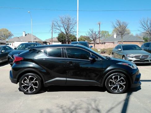 Used 2019 Toyota C-HR Limited image 5