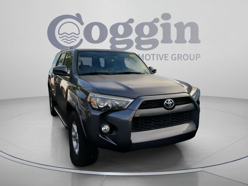 Used 2017 Toyota 4Runner SR5 RWD image 7