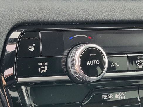 Certified 2023 Honda Pilot Touring image 21