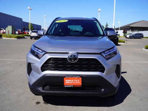 Used 2025 Toyota RAV4 XLE AWD/4WD image 6
