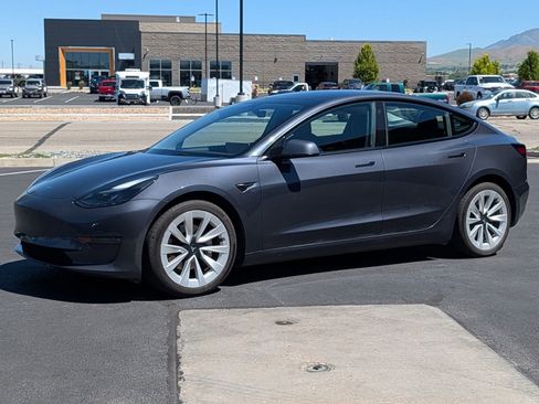 Used 2022 Tesla Model 3 Long Range AWD/4WD image 5