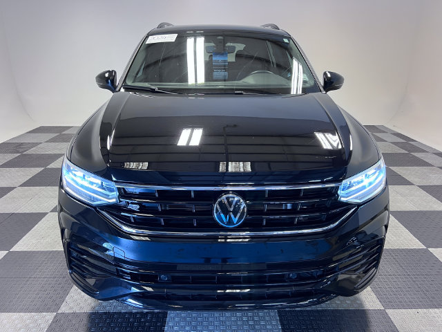 Certified 2024 Volkswagen Tiguan SE R-Line FWD image 2