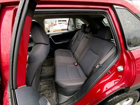 Used 2021 Toyota RAV4 LE image 21