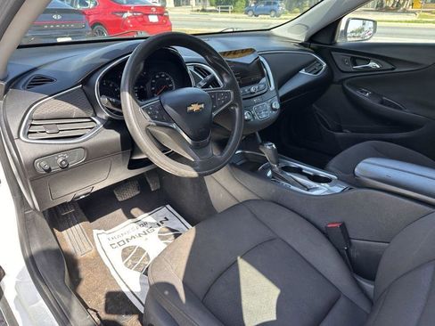 Used 2020 Chevrolet Malibu LT image 11