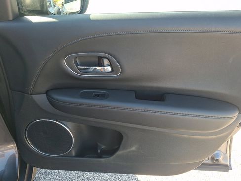 Used 2017 Honda HR-V EX-L image 10