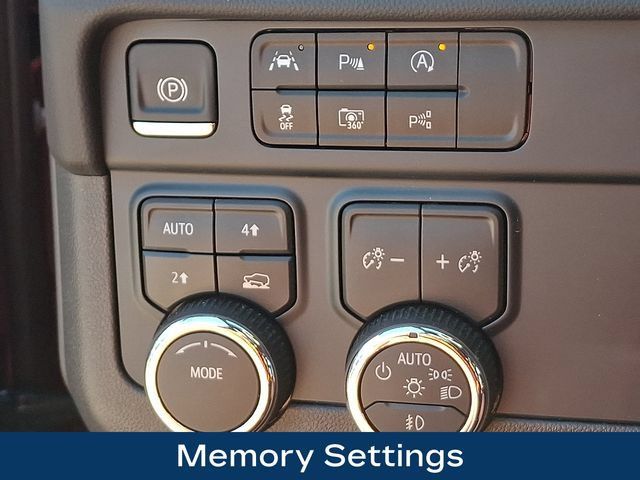Used 2025 Chevrolet Tahoe Premier AWD/4WD image 9