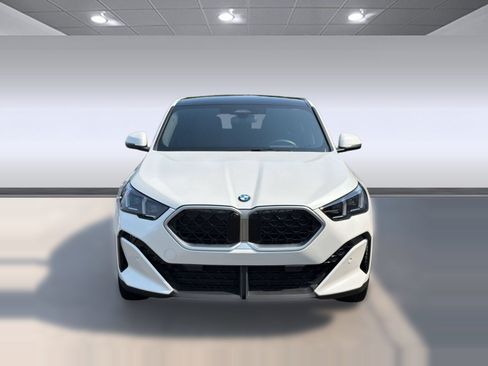 Used 2025 BMW X2 xDrive28i w/ Premium Package AWD/4WD image 6