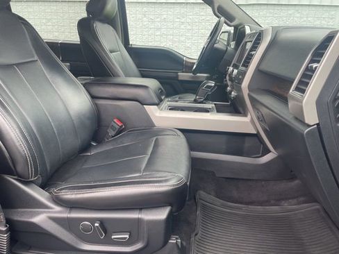 Used 2018 Ford F150 Lariat w/ Equipment Group 502A Luxury AWD/4WD image 16