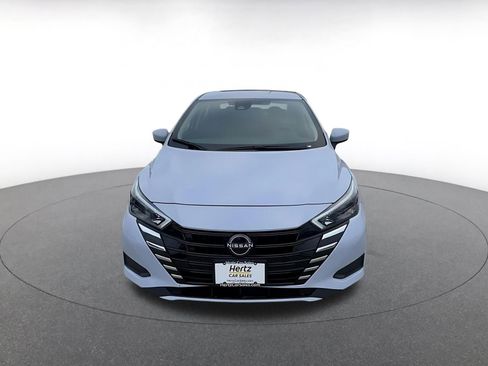 Used 2025 Nissan Versa SV image 4