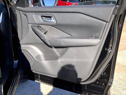 Used 2026 Nissan Rogue SV image 20