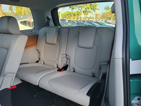 Used 2025 Volkswagen ID. Buzz 1st Edition image 9