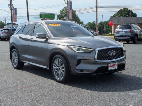 Used 2023 INFINITI QX50 Luxe AWD/4WD image 2