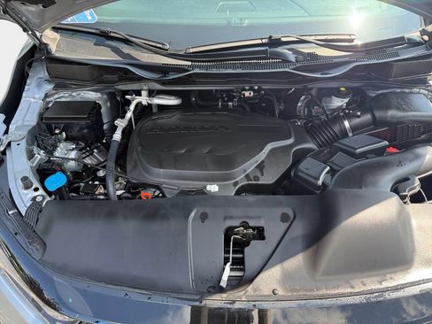 Certified 2025 Honda Odyssey Touring image 24