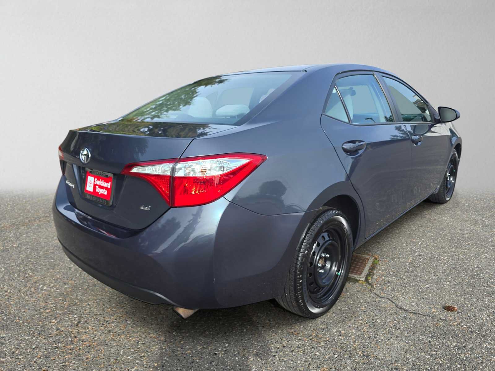 Used 2014 Toyota Corolla LE FWD image 3