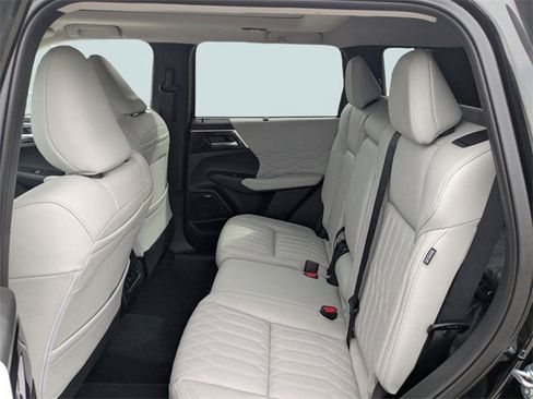 New 2025 Mitsubishi Outlander SEL image 12