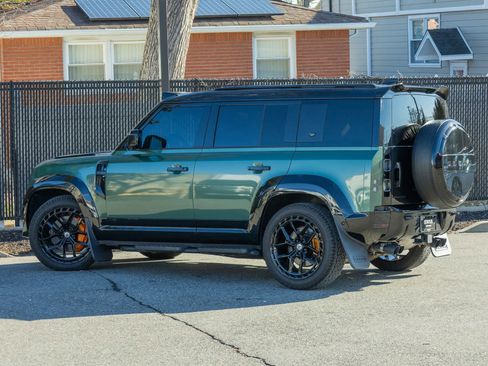 Used 2024 Land Rover Defender 110 V8 image 30