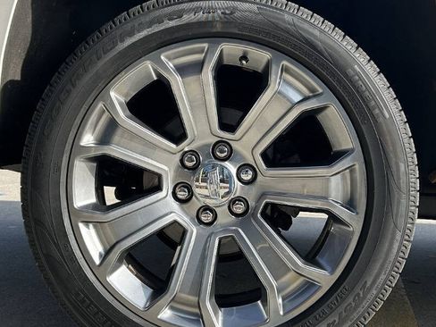 Used 2016 Cadillac Escalade ESV Luxury image 46