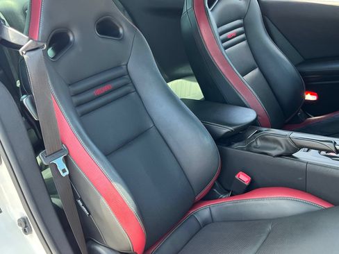 Used 2016 Nissan GT-R Black Edition AWD/4WD image 25