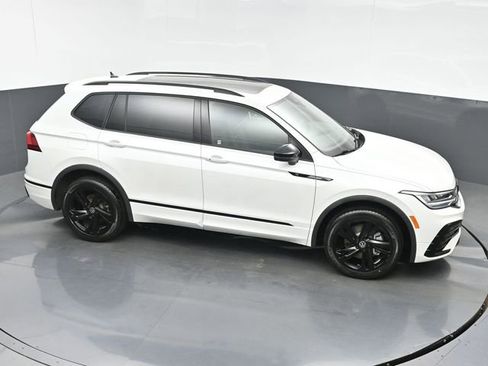 Used 2023 Volkswagen Tiguan SE R-Line FWD image 34