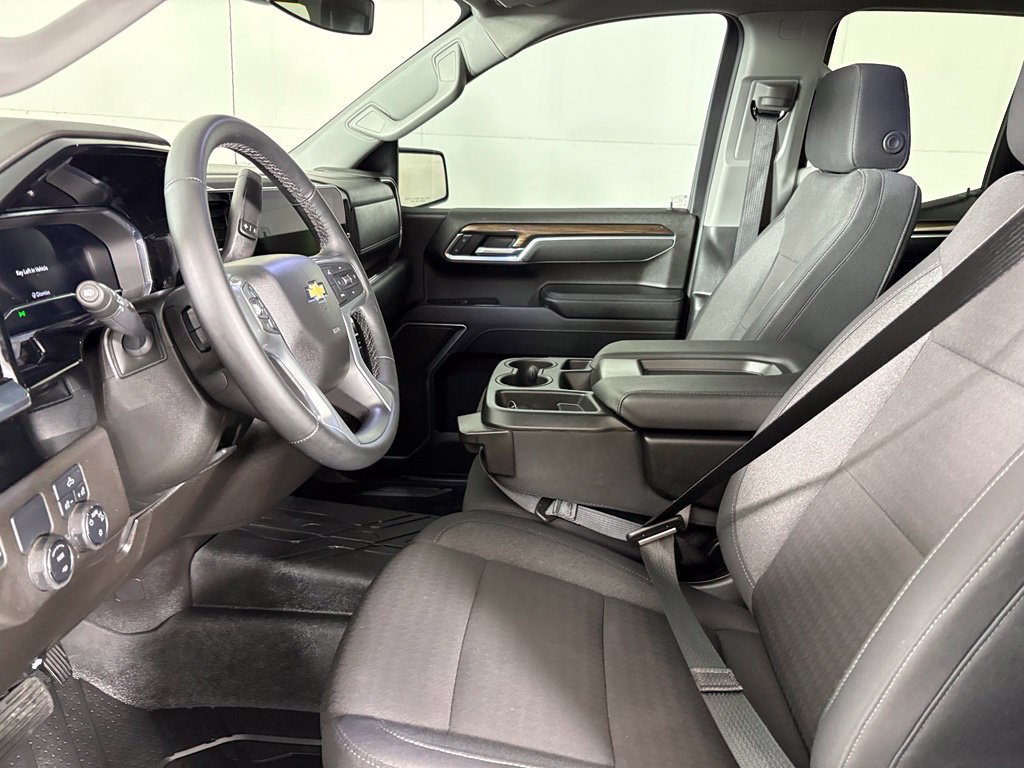 Used 2025 Chevrolet Silverado 1500 LT w/ LPO, Dark Essentials Package RWD image 23