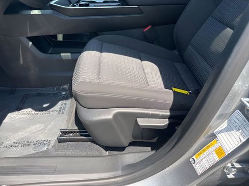 Used 2026 Chevrolet Equinox LT FWD image 10