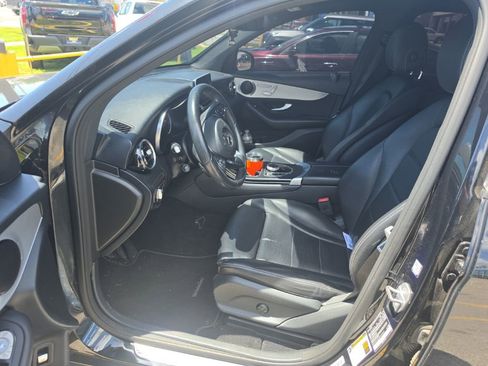 Used 2019 Mercedes-Benz GLC 300 w/ Premium Package image 7