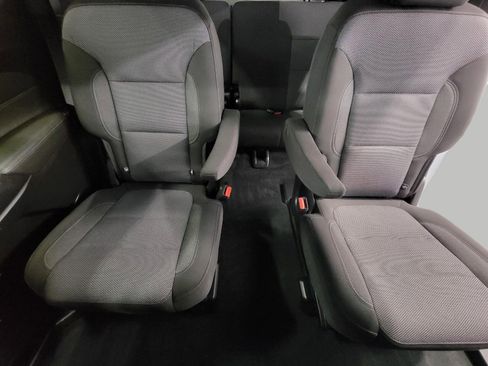 Used 2023 Chevrolet Traverse LT image 24