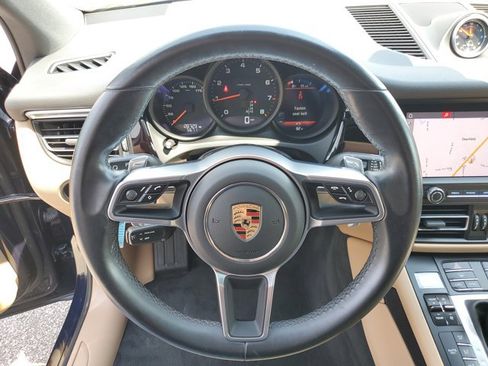 Certified 2020 Porsche Macan AWD/4WD image 28
