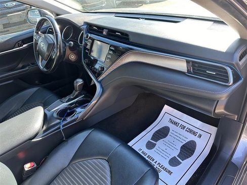 Used 2019 Toyota Camry SE image 9