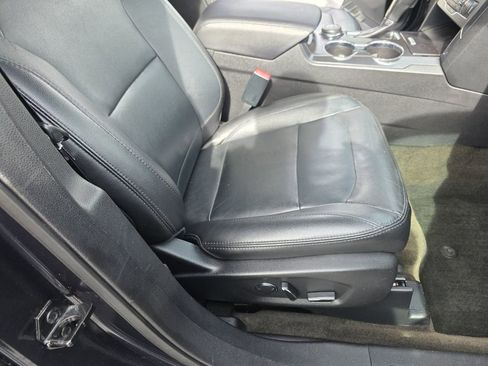 Used 2017 Ford Explorer XLT w/ Equipment Group 202A image 15